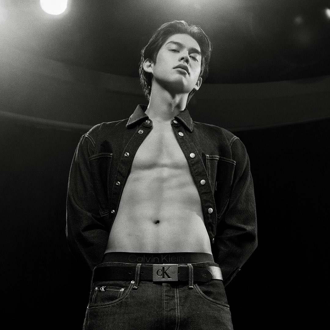 otpcnews's tweet image. ร้องแรงยิ่งกว่าแดดประเทศไทย !! "ไบร์ท วชิรวิชญ์ ชีวอารี" ได้รับการจัดอันดับให้ติด TOP 5 "100 Global Bodies Of 2023"  โดยเป็นการจัดอันดับเซเลบริตี้ชายหญิงที่สร้างแรงบันดาลใจและมีรูปร่างที่โดดเด่นดึงดูดใจผู้คนทั่วโลก 

โดยก่อนหน้านี้ "ไบร์ท วชิรวิชญ์" ได้ติดอันดับ TOP 11 จาก “100…