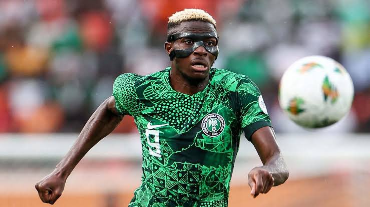 NIGERIA AFCON TEAM,THEIR AGE AND THE CLUB THEY PLAY FOR 2024 RESPECTIVELY.

A THREAD ❗️❗️❗️

1. Victor Oshimen - The 24-year-old Nigerian is currently one of the most prolific strikers in football, He plays for the club Napoli.