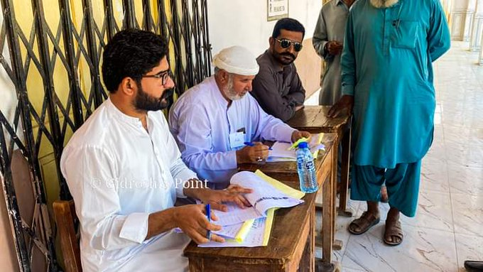 MirHamzaBaloch_'s tweet photo. Voting process is underway with great enthusiasm at "Rabat" Boys Model School.

#Balochistan #Turbat #Elections #VotingInProgress #GeneralElectionN0W #BalochistanRejectsTerrorism #BalochistanRejectsMahrang https://t.co/W5VCZW6SED
