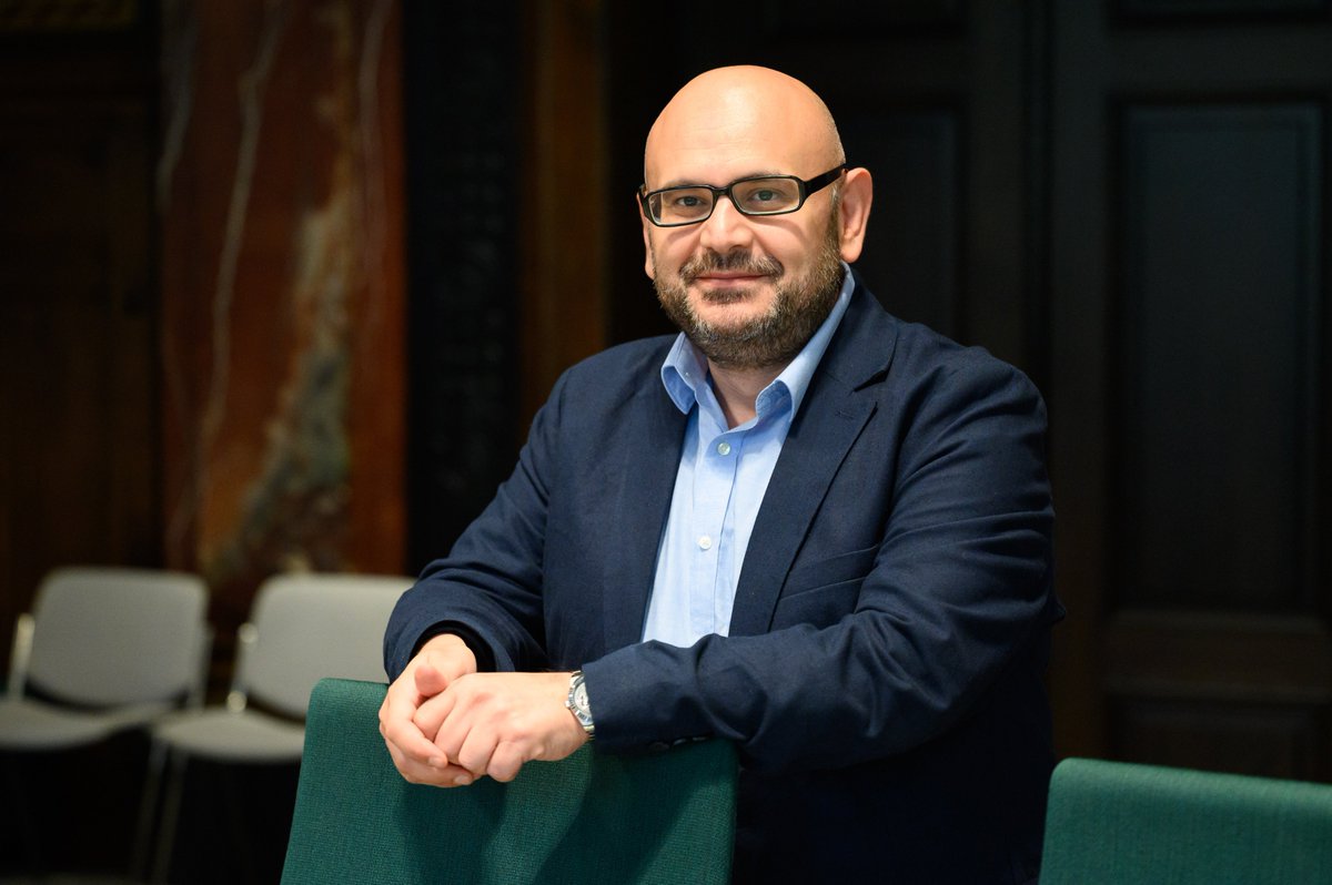 Om 10:00 uur start de actualiteitenraad. Vandaag o.a. op de agenda: ‘De tweewekelijkse voetbal purge’ (aangevraagd door lid Soytekin, te zien op de foto). Klik op de link om de vergadering live te volgen: 
▶️ tinyurl.com/5n6ek42t