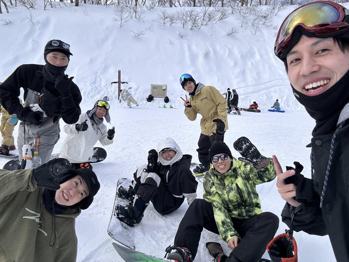 hiro_32i's tweet image. 毎年恒例のスノボ合宿に参加🏂
同じWeb,SNS業界で憧れの経営者の方々と一緒に、全力で遊び、談笑し、ときにはマジメにお仕事の話をしたりと、最高の3日間になりました！貴重な時間に感謝です。
#WSSクラス #デイトラ
#RaiseTech #eduGate