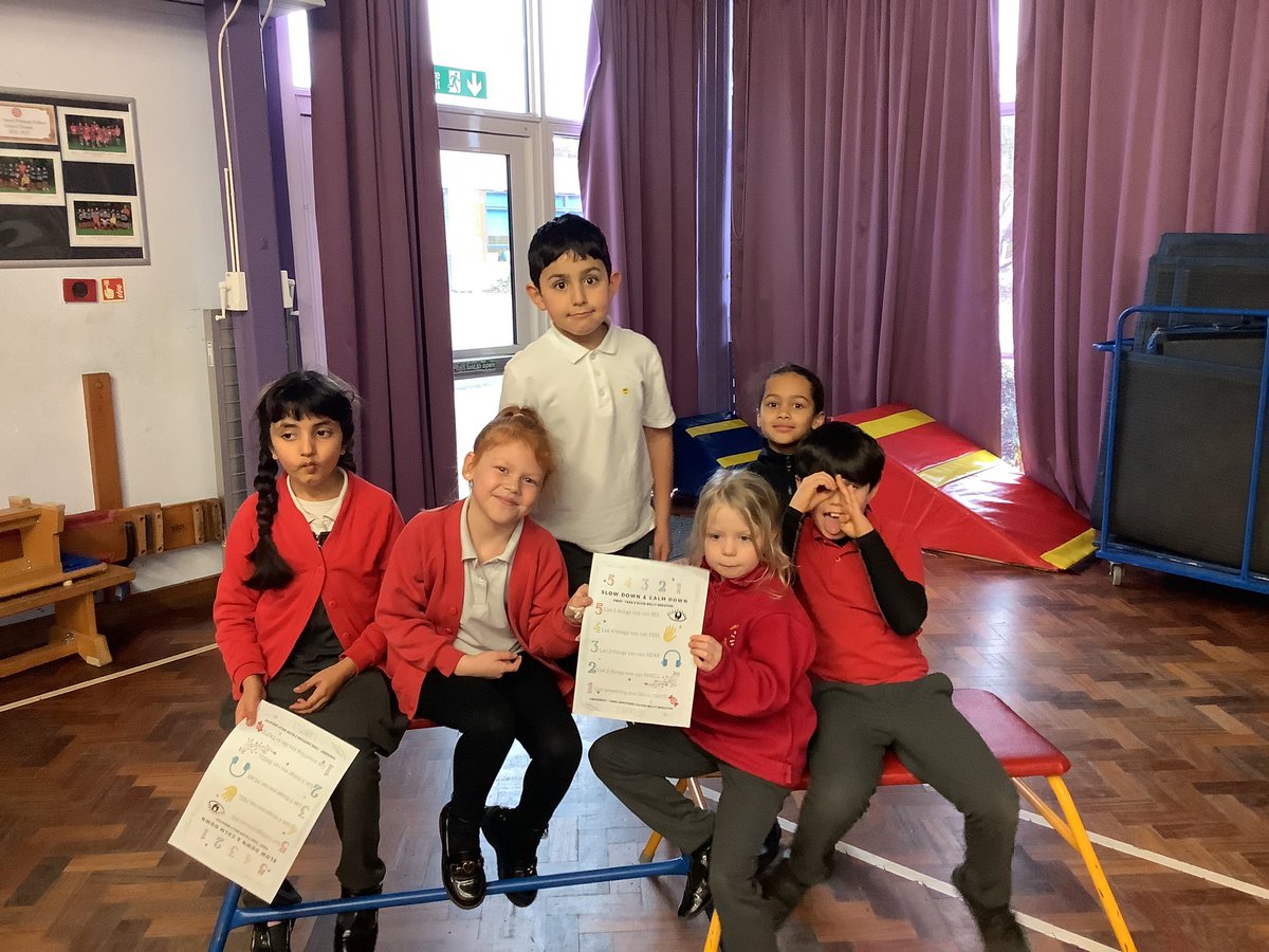 3YorkeMead's tweet photo. Laurel really enjoyed their Mental Health Workshop this afternoon. We learnt about 5 different ways to help us when we may be feeling worried or anxious. We particularly enjoyed Yoga and Gratitudesπβ€οΈβπ©Ή #FeelGoodWeek @YorkeMead https://t.co/GFROz9iKsg