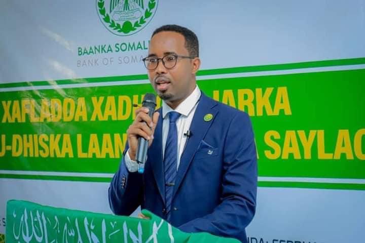 SomalilandMod's tweet image. Wasiirka Gaashaandhiga JSL oo ay weheliyaan Gudoomiyaha Bangiga-dhexe, Agaasimayaasha Guud ee Wasaaradda Maaliyadda iyo Bangiga-dhexe, Badhasaabyada Gobolada Awdal iyo Sallel, ayaa si rasmiya xadhiga uga jaray dhismayaal laga hirgaliyey magaalaayinka Saylac iyo Lawyo-Cado.