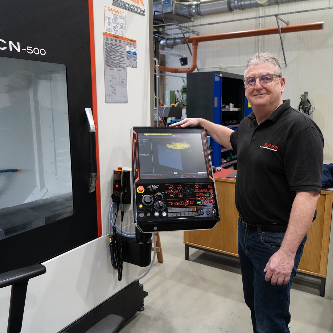 Our Knut gets a new toy. Our new CNC machine features state-of-the-art touchscreen control &amp; contributes to more environmentally friendly production. The former workstation is not being phased out though. It’s now used for prototype construction.