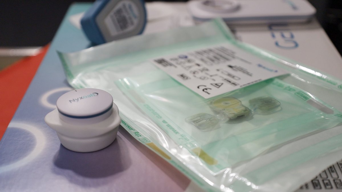 #Cirugía pionera para tratar #apneasueño

El <a href="/hospitaldelmar/">Hospital del Mar</a> es el 1o de Cataluña que apuesta por implantar un #neuroestimulador sobre el nervio que controla el movimiento de la #lengua de los pacientes 

bit.ly/Cirugia_apnea_…

#TalentMAR #son #otorrinolaringologia #pneumologia