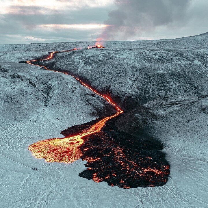 LMPositif's tweet image. 🇮🇸 En Islande, la lave et la neige se rencontrent sur un volcan ! Très belle journée à tous ! 🌋

📸 Bjorn Steinbekk