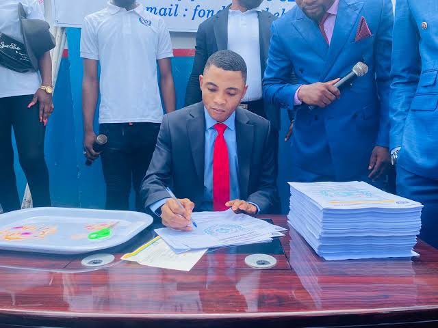 #RDC ! L’Hon. Justin Omokala dépose sa candidature à l’élection du Gouverneur de la province du Sankuru ce jeudi 08 février à Lusambo.