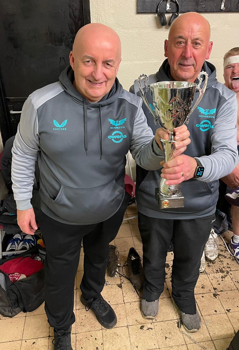 Great win for ⁦<a href="/scarlets_rugby/">Scarlets Rugby</a>⁩ Under 18s. Back room legends of ⁦<a href="/LlanelliRFC/">Llanelli RFC</a>⁩  &amp; ⁦<a href="/scarlets_rugby/">Scarlets Rugby</a>⁩ Alan Thomas &amp; Bobby Morris. Two of the best 👌🏴󠁧󠁢󠁷󠁬󠁳󠁿🏉
