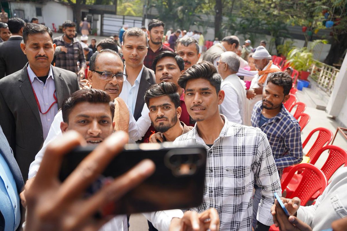 'मामा का घर'

सेवा ही संकल्प है और आपका विश्वास ही ताकत है।
