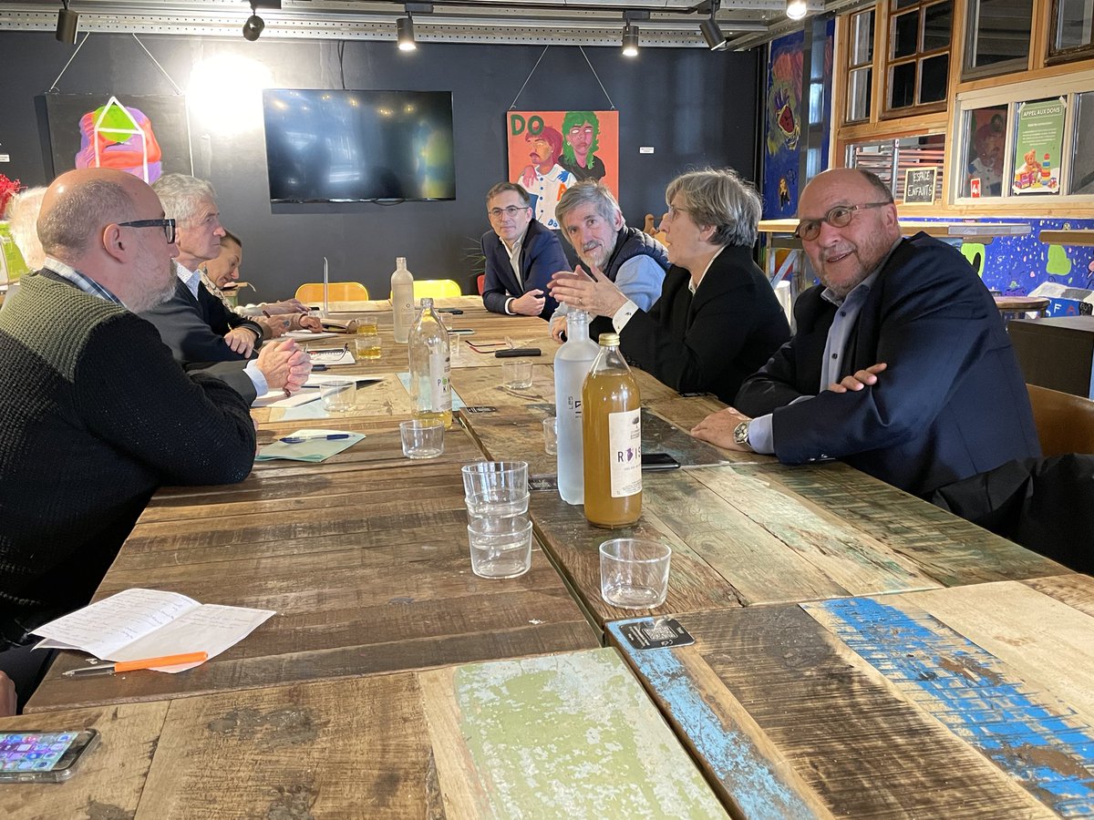 📌A la suite d’1 réunion avec les #coophlm d’ #Occitanie <a href="/mnlienemann/">MN Lienemann</a> échange avec des élus de #HauteGaronne sur les besoins en logements et la contribution des #coophlm pour y répondre, en présence de <a href="/FabreJM31/">Jean-Michel Fabre</a>