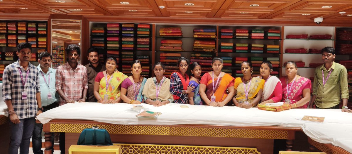 Salesperson Training at New Silk Mark Authorised Member NMAVMS Fashions Textile Ltd., Vellore, on 07.02.2024. #75silkenyearsCSB @TexMinIndia @csbmot @PiyushGoyal @DarshanaJardosh @PrajaktaVerma @Ifssivakumar @meenakshiifs @ShefVaidya @anuradhagoyal