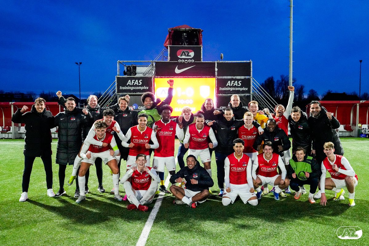 VAMOS!!

𝗜𝗻𝘁𝗼 𝘁𝗵𝗲 𝗥𝗼𝘂𝗻𝗱 𝗼𝗳 𝟭𝟲 𝘄𝗲 𝗴𝗼! @UEFAYouthLeague