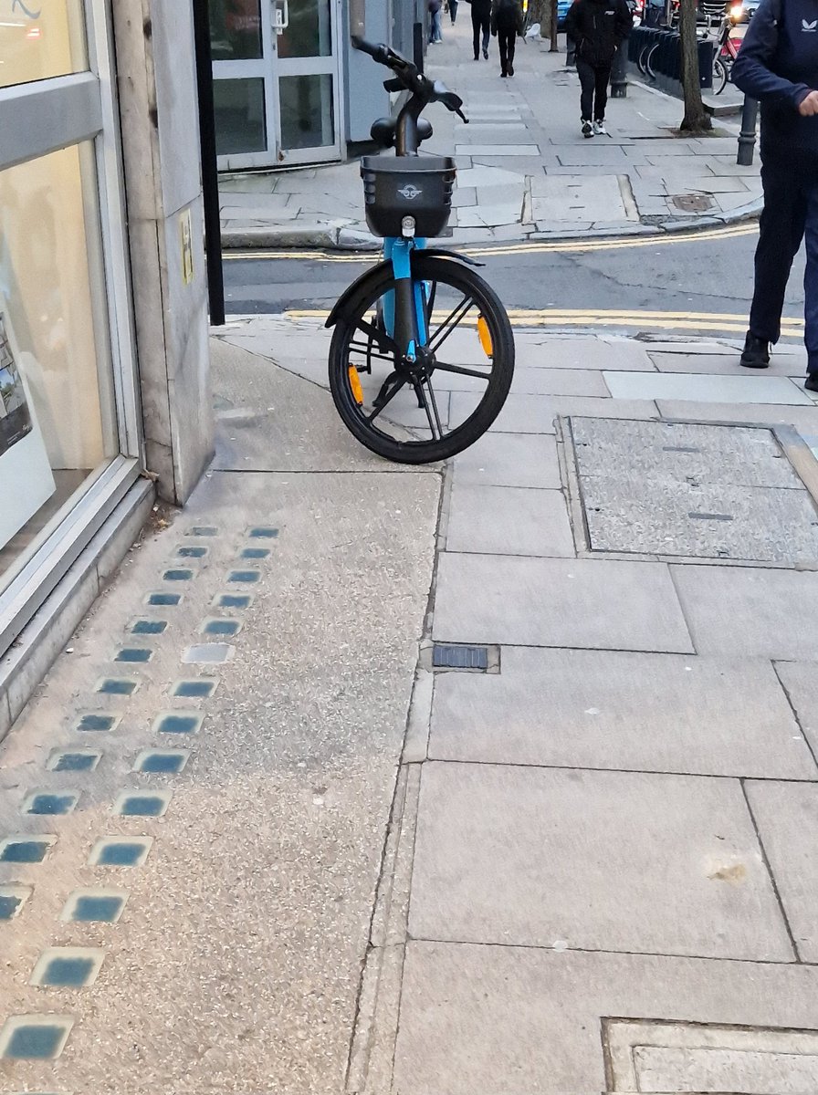 ValerieABossman's tweet photo. Unbelievably unfair & just unjustified .@SebDance please help!
Some pics on my ward walk about yesterday, #pavement equity? Within pockets of #Bunhill the #ride & dump culture is unbearable .@Semakaleng
.@TfL I've not seen this bike company before time for a #backbench letter! https://t.co/khlMg4Zgvq