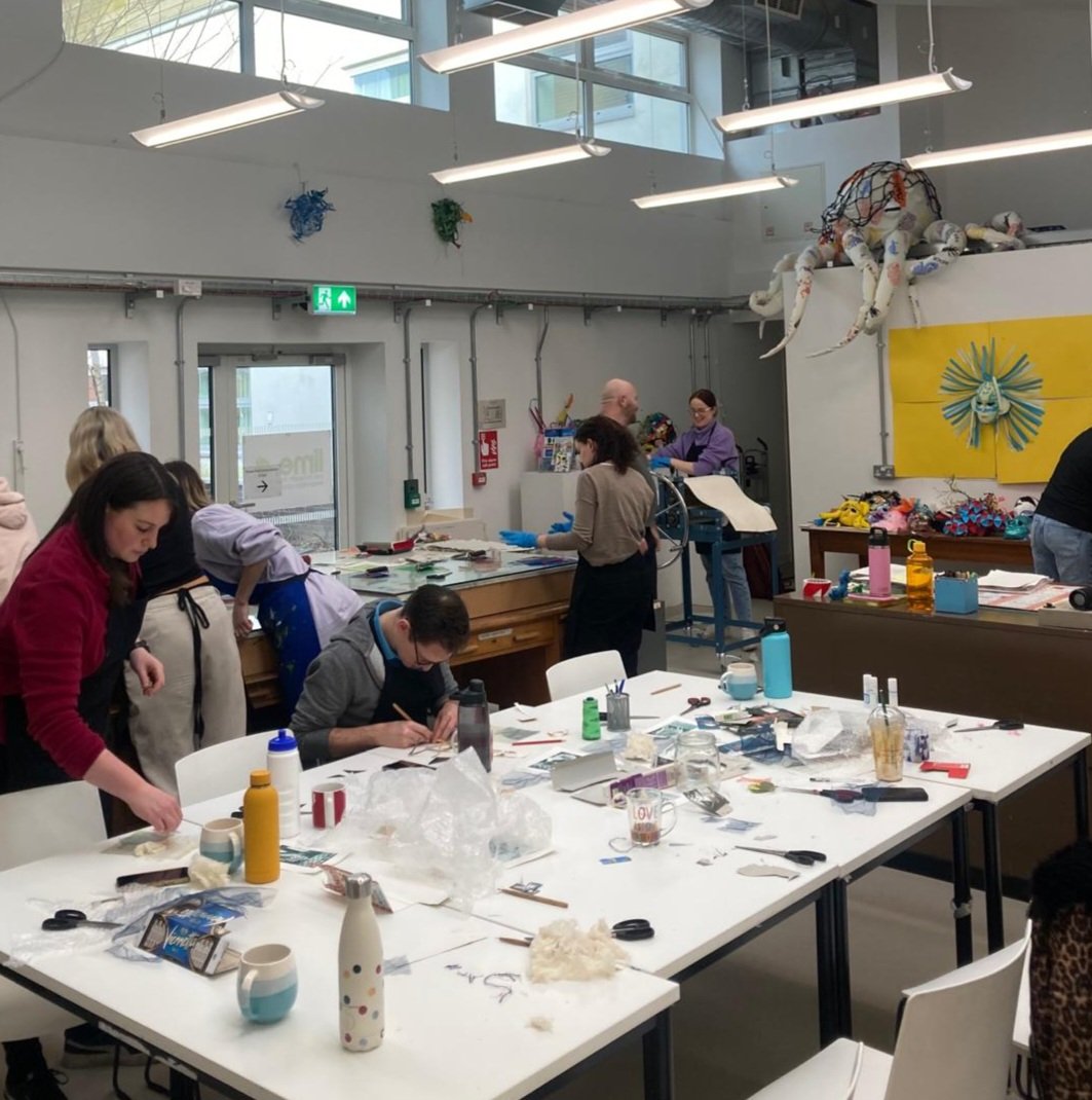 Another busy day @Limearthealth studio supporting @MFTnhs AHP's Speech & Language Therapy teams. Artist Lois Gillbert teaching staff monoprinting techniques. NHS staff creating beautiful artwork for our hospitals. More info limeart.org @MFT_Charity @MFT_CSSAHPs