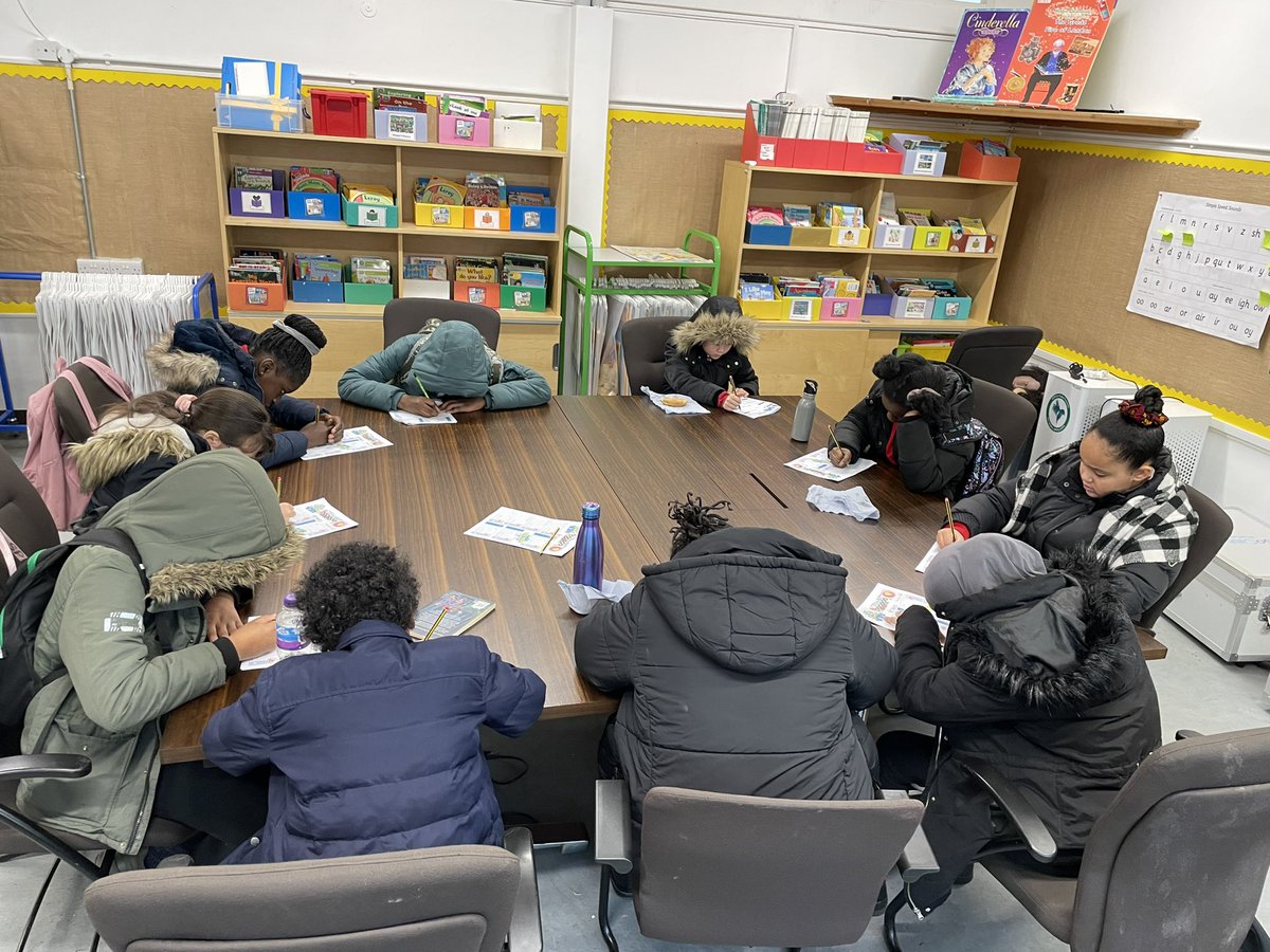 Ggibbonsps's tweet photo. Committed and aspirational⦠8am daily they are at school to do extra maths! #phoenixfederation https://t.co/nicW5rSWkR
