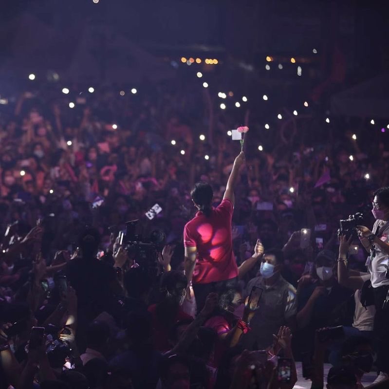 yogawithben's tweet image. Happy 2nd Anniversary to this moment! February 8, 2022 - Leni Robredo&apos;s Grand Proclamation Rally in Naga City. 

#AngatBuhayLahat #KulayRosasAngBukas #10RobredoForPresident