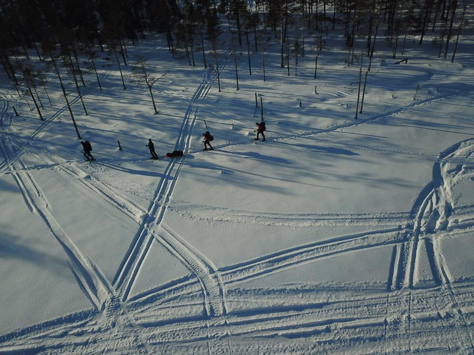 UK_ISAR_TEAM's tweet photo. Braving the cold!  

#UKISAR team members are in Sweden for another week of training on a cold weather course, enduring minus 15 conditions. 

Equipped with all they need to sleep outdoors, this rigorous training prepares them for extreme weather deployments. #UKISAR #Training #ColdWeather