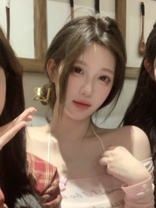哈哈哈哈哈哈哈哈我妈叫我去相亲……我要不要去啊 https://t.co/lOXaraHQ3m