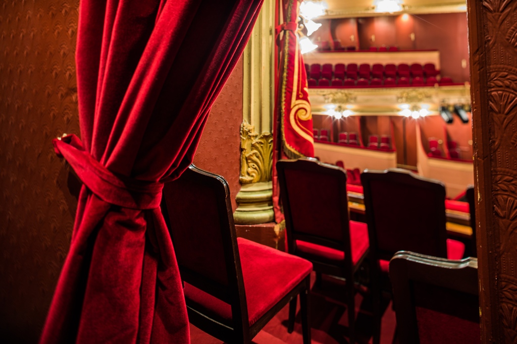 Prochaine visite de l'Opéra, ce samedi ! De la rotonde à la scène, en passant par les coulisses, le temps d'une visite, découvrez l'Opéra de Rennes comme vous ne l'avez jamais vu 👀 + d'infos sur bit.ly/opera-visite 👉 Réservations au 02 23 62 28 28