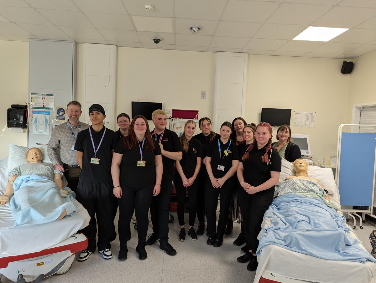 T Levels are equivalent to 3 A Levels and offer an exciting alternative route into healthcare jobs! The T Level in Health launched in Sussex in 2021. Here are some of our current students from @BrightonMETcoll, @BexhillCollege and @WeAreESCG 👋 Follow for more #TLevelThursday