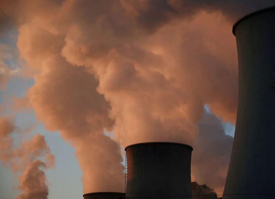 The European Commission is set to recommend that the EU cut its net greenhouse gas #emissions by 90% by 2040, a target that Reuters says will test political appetite to continue Europe's ambitious fight against #ClimateChange ahead of EU elections. ow.ly/pxyo30szMUZ