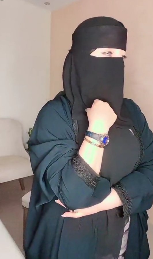 الجنسيه سعوديه
المدينه المنوره 
الحالة الاجتماعية: مطلقه
عندي طفل 
العمر 34
الطولي 165 الوززني 62
/موظفه
عندي بيت ملك 
بيضاء والجسم مخصر وحلو
حنونه ورومانسيه 
زواج مسيار من رجل يخاف الله  حنون ويقدر الزواج مايهم العمراوالون اهمشي يخاف الله فيني
نوع الزواج مسياراومعلن