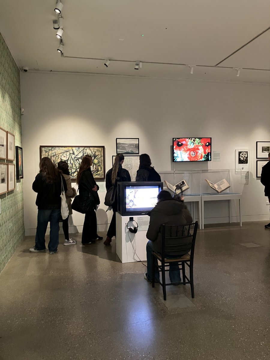 FHSRegentsPark's tweet photo. Our Lower Sixth History of Art students enjoyed a fascinating trip yesterday to the @WMGallery in Walthamstow to catch the 'Radical Landscapes' exhibition. They enjoyed practising their visual analysis skills and reflecting on how nature has been depicted through time! #FHSArt https://t.co/lOJqDavlvZ