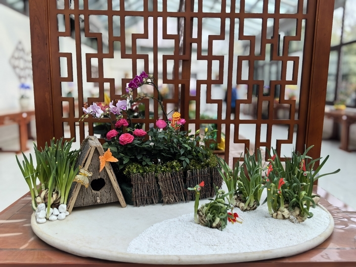 JinanofChina's tweet photo. 😊Celebrate #ChineseNewYear in #Jinan with a variety of activities including 🏮lantern shows, 💐parades, and 🛥️ship tours! And the list goes on! Come join the festivities and make unforgettable memories with us. See you there! #DynamicJinan https://t.co/YXl6XTBBln