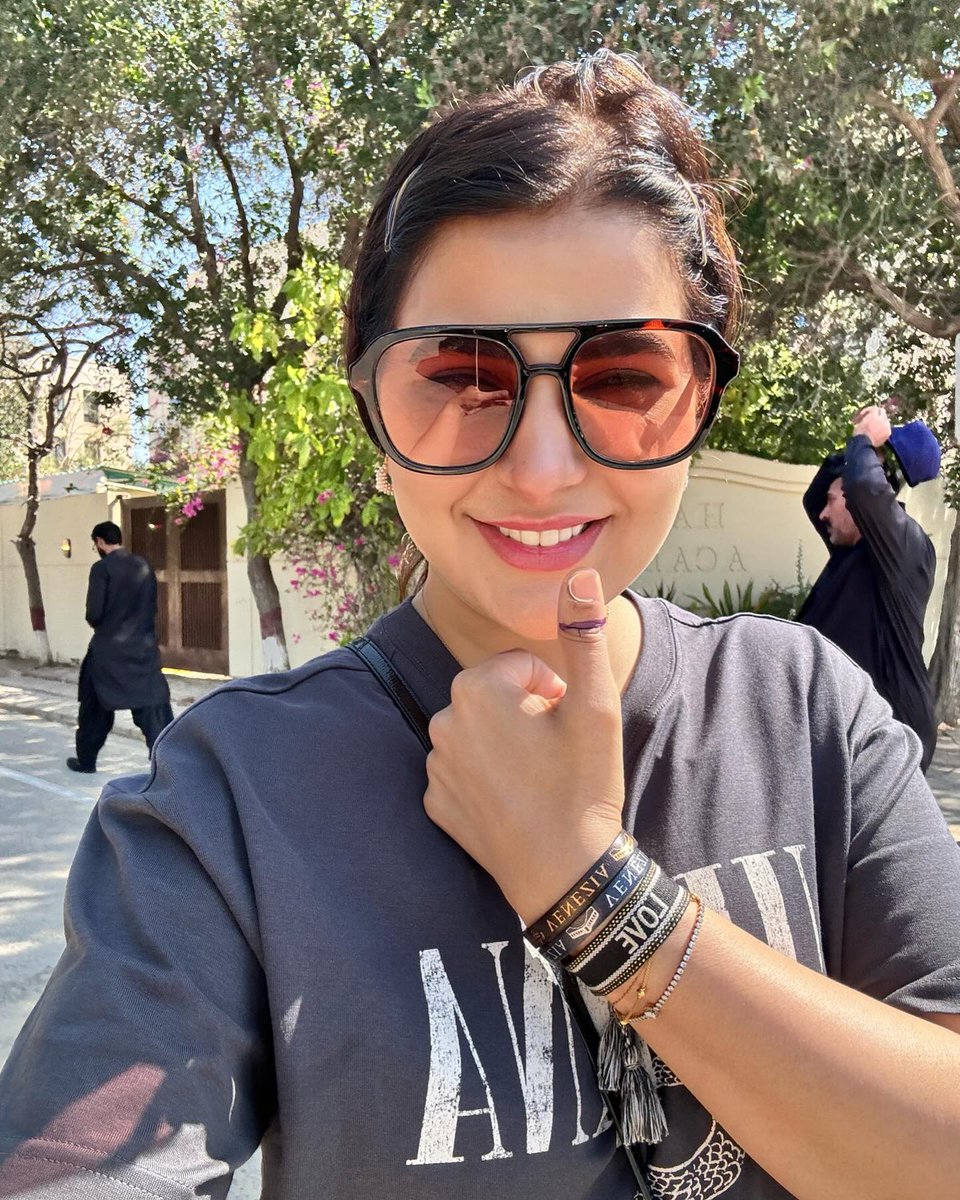 Actress #AreebaHabib is done with her vote!

#GeneralElectionN0W #Election2024Pakistan