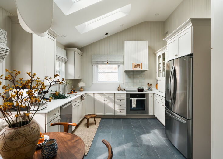 roman_c's tweet image. Kitchen of the Week: ‘Cotswold Charm and Japanese Simplicity’ in New Jersey dlvr.it/T2Sr2Z #KitchenoftheWeek #Backsplashes #BeforeAfter | BidBuddy.com