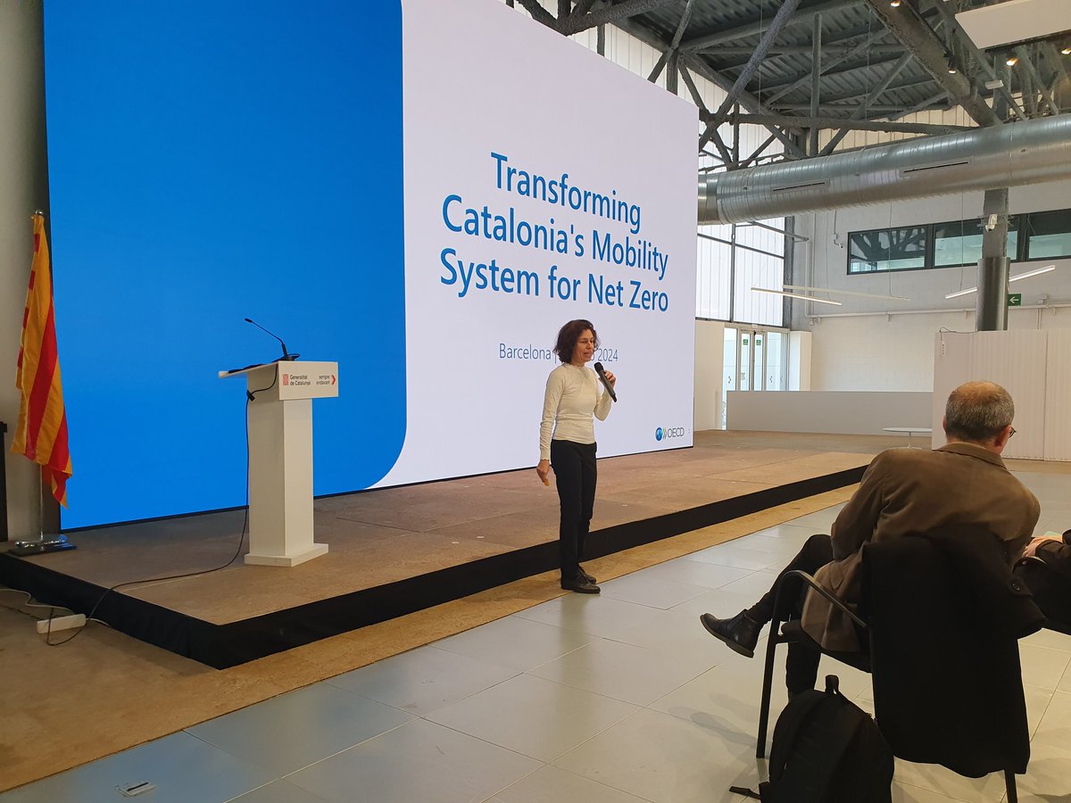 Mariana Mirabile kicking off our workshop on Transforming Catalonia's Mobility System for Net Zero. Looking forward to 1.5 days of interesting discussions! #mobility #netzero