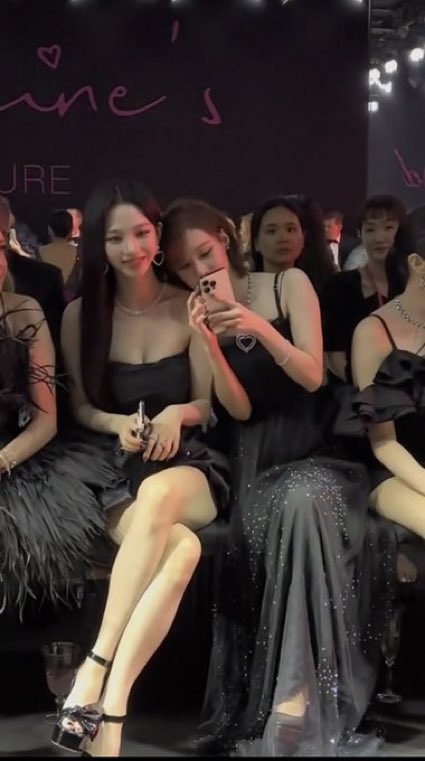 this fucking pic still gets me like karina looks a lil too happy there😭😭😭