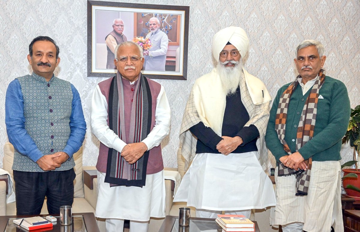 mlkhattar's tweet photo. आज संत कबीर कुटीर (मुख्यमंत्री आवास) पर 'राधा स्वामी सत्संग, ब्यास' के डेरा प्रमुख संत बाबा गुरिंदर सिंह ढिल्लों जी से आत्मीय मुलाक़ात की एवं उनका स्नेह व आशीर्वाद प्राप्त किया। 

उनके द्वारा मानवता की सेवा और सामाजिक सद्भाव हेतु किए जा रहे कार्य हम सभी के लिए प्रेरणादायी हैं। https://t.co/OtVSaCcykR
