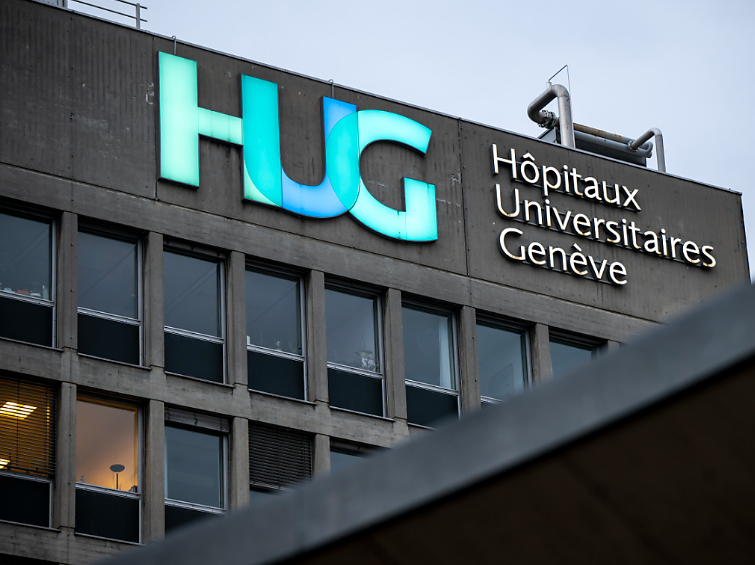 hug_ge's tweet photo. Les HUG ont organisé la première journée de dépistage de la fibrose du foie. Le Dr Nicolas Goossens parle de cette maladie souvent méconnue mais pouvant entraîner des pathologies graves : https://t.co/LiC9pvgzLN  @NicoGooss #dépistage #foie #santé https://t.co/wyRvUFF5TE