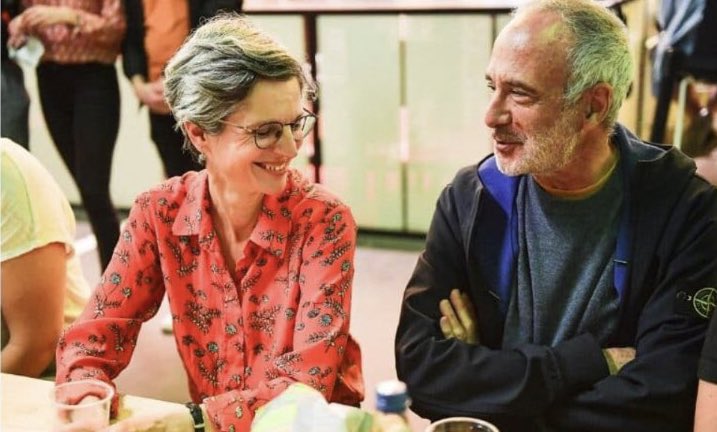 ChaRocher's tweet photo. Ce sont 41 femmes qui accusent Gérard Miller : 3 de viols, 15 d’agressions sexuelles. Pourtant c’est un homme blanc cis de +50 ans, bref l’oppresseur parfait à abattre pour Sandrine Rousseau et ses copines hystéro-féministes. Pourquoi ce silence ? C’est moins grave quand c’est un copain de gauche ? A-t-il hypnotisé toute la nupes ?