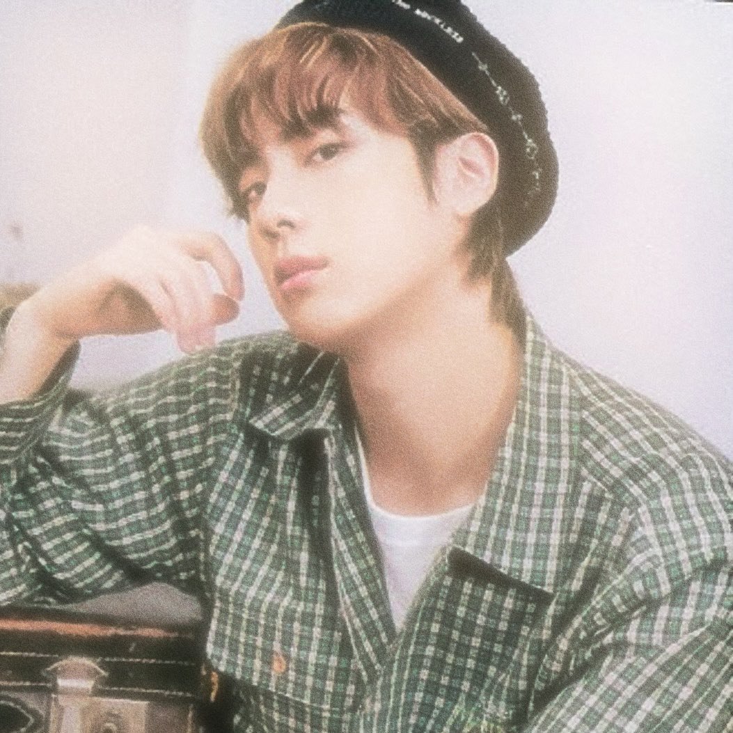 Najva ᵇᵗˢ ʸᵉᵃʳ tweet media