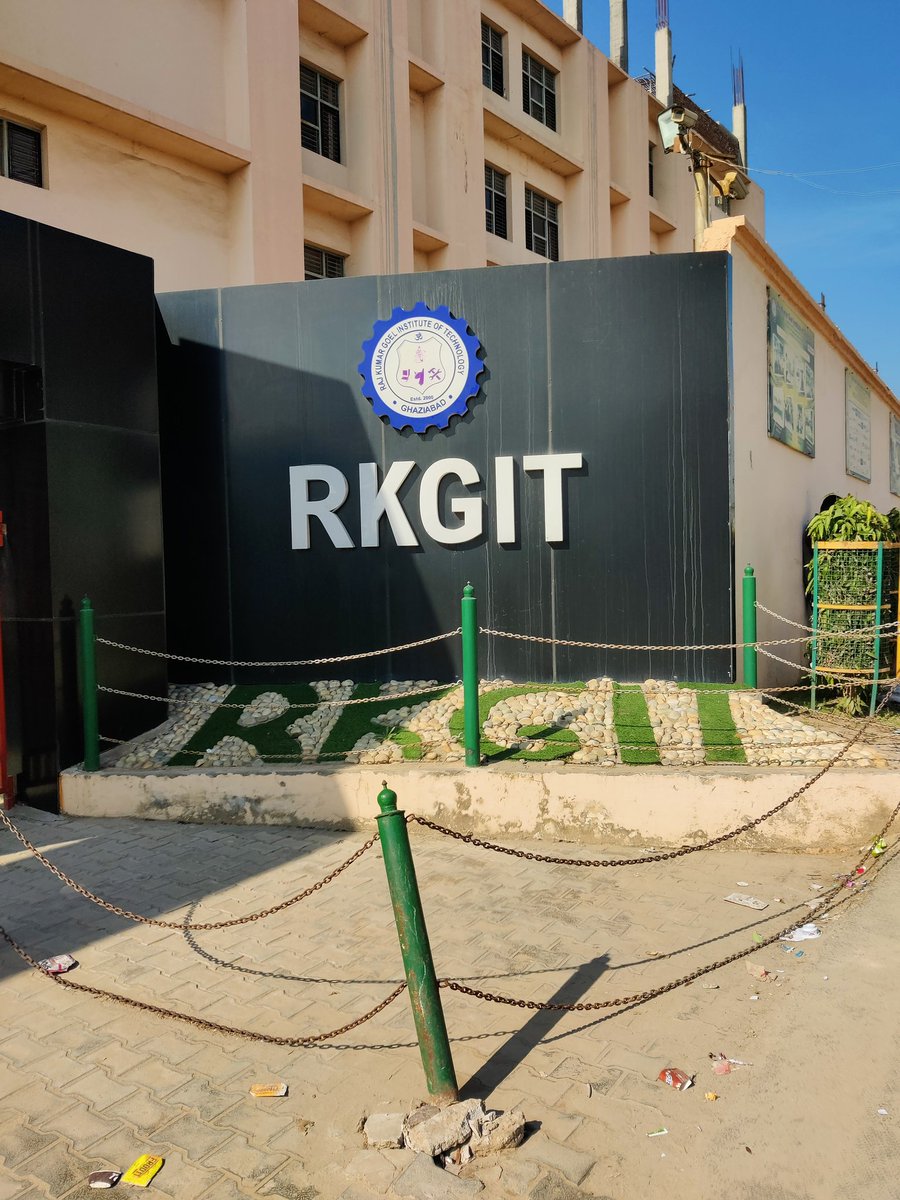 Koi hai jisne yahan se #Engineering ki ho?

#RKGIT #Ghaziabad #College #NCR #EngineeringCollege #Student #Developers