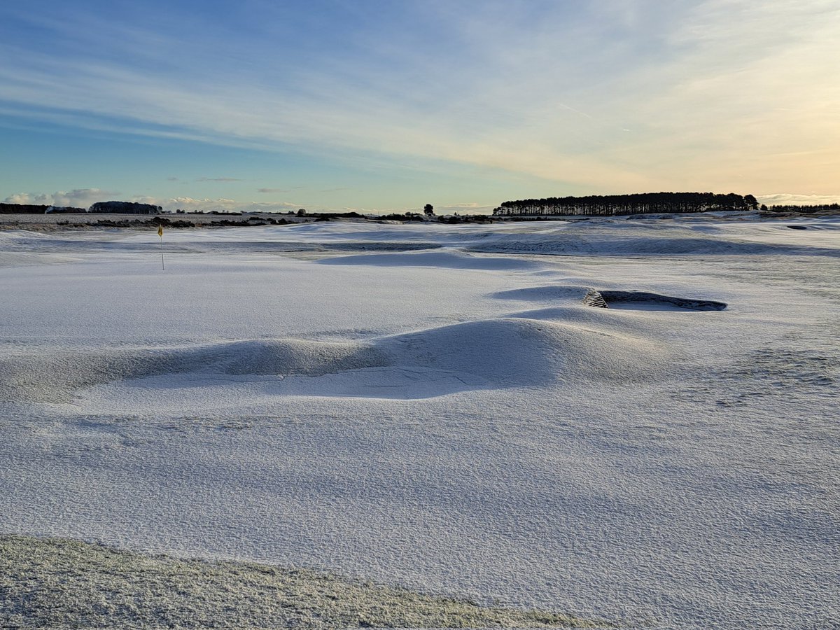 It looks pretty but with more snow having fallen on to a layer of frozen snow it may be while before we see any play.❄️ 📷 @gus_gurney