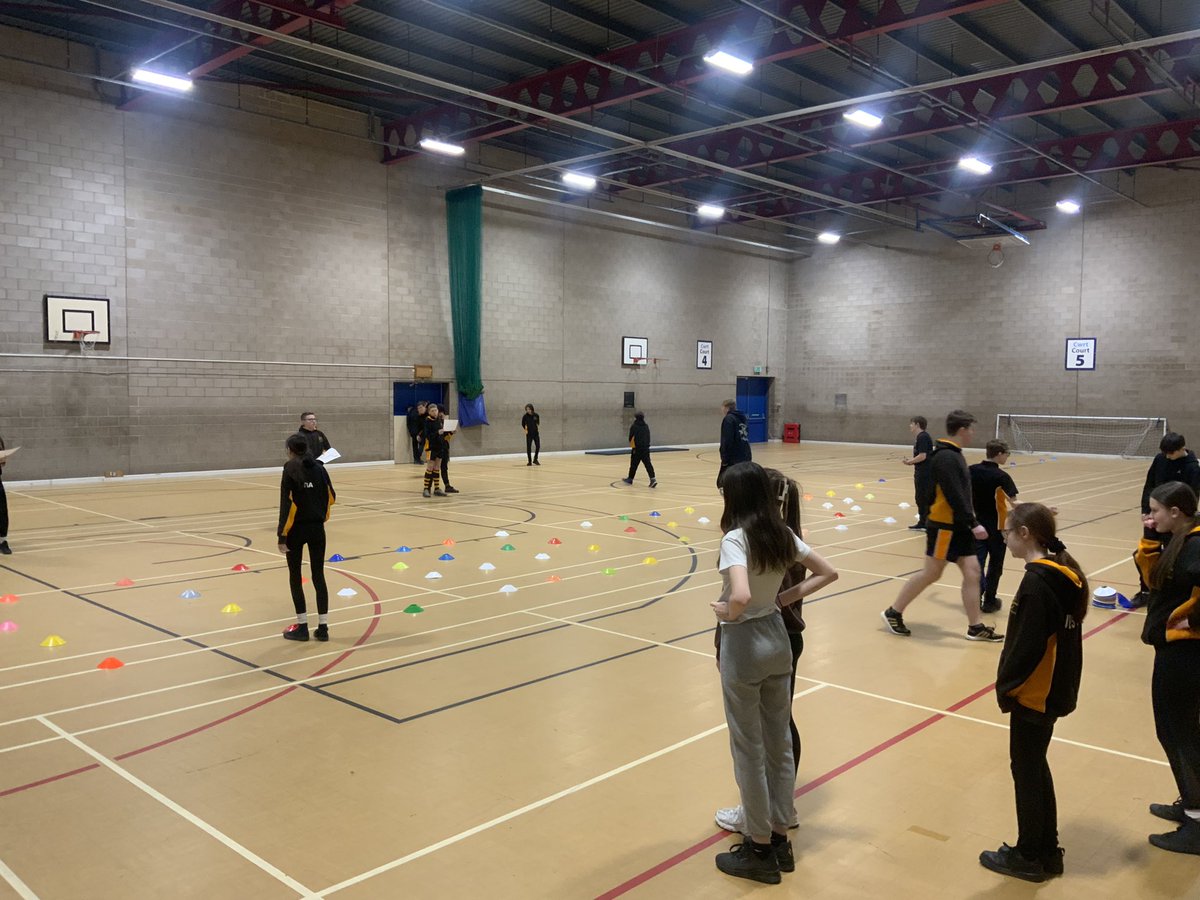 Risca_CCS's tweet photo. 𝙋𝙎𝙀 𝘿𝘼𝙔 / 8th Feb

Good start to Lesson 1️⃣ in PE

#PSEDay | #TeamRisca 🔶 https://t.co/Kta1ul8KID