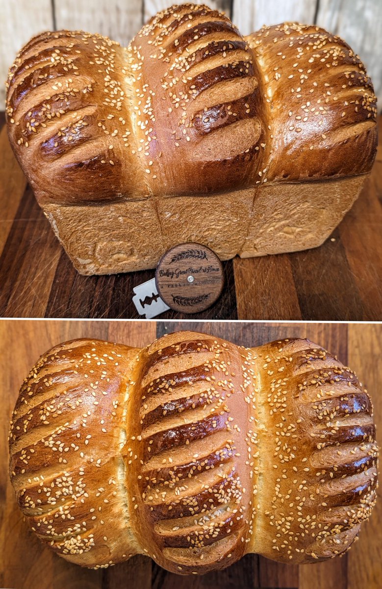 You can't beat the smell of fresh bread baking in the morning, especially when its 'pain veinnois' 🤤 #twitterbakealong @Rob_C_Allen @thebakingnanna1 @marybethxx6 @carrs_flour #bread #breads