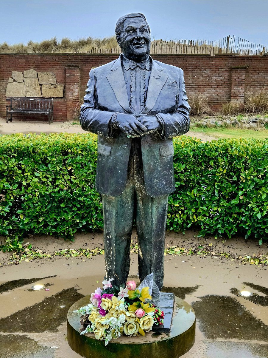 Ol Les looking a bit cold and wet today......