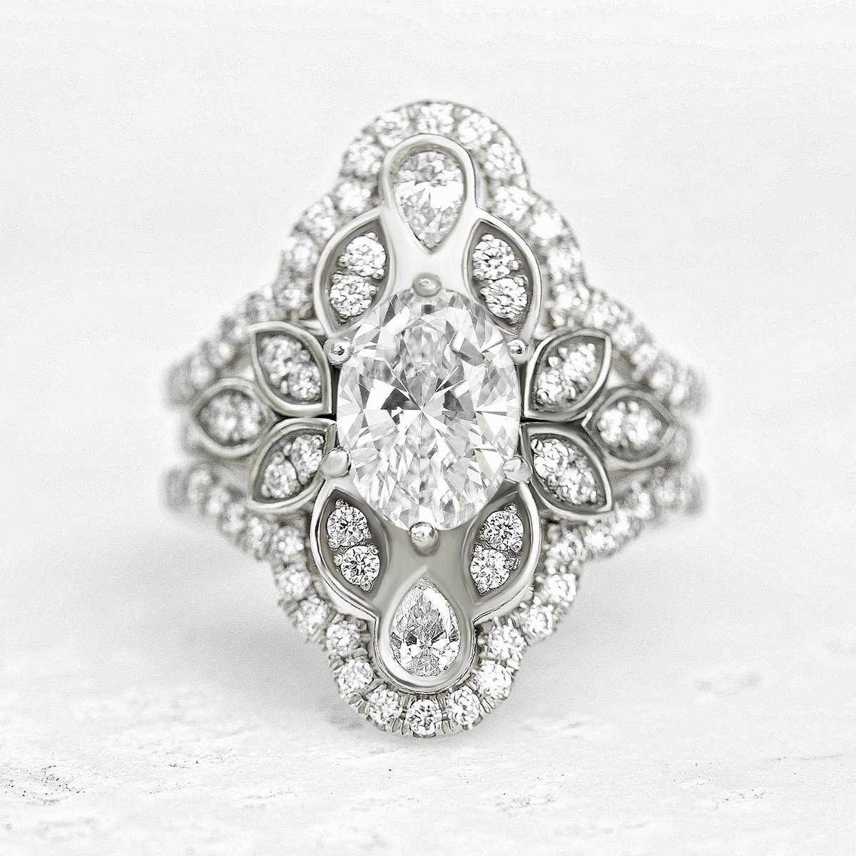 SillyShiny's tweet image. Unmissable! Check out this Oval Diamond Flower Engagement Ring With Pave Diamond Ring Guard Lily #4 .
sillyshiny.com/products/lily-…
#stackring #sillyshinydiamonds