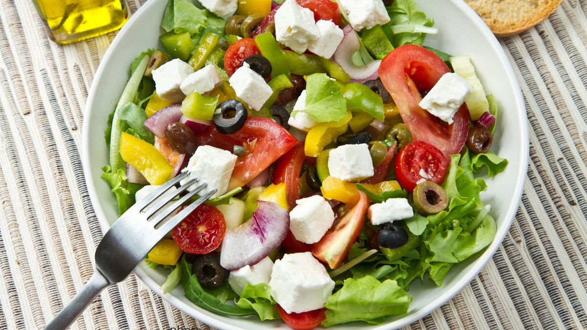 18. 🥗 Day 18: Salad Symphony.
Craft a salad symphony! Fresh veggies, olive oil, and a sprinkle of feta - the Mediterranean diet turns salads into masterpieces. 🎶
#30DayChallenge #MediterraneanDiet #healthylifestyle #mdrproject