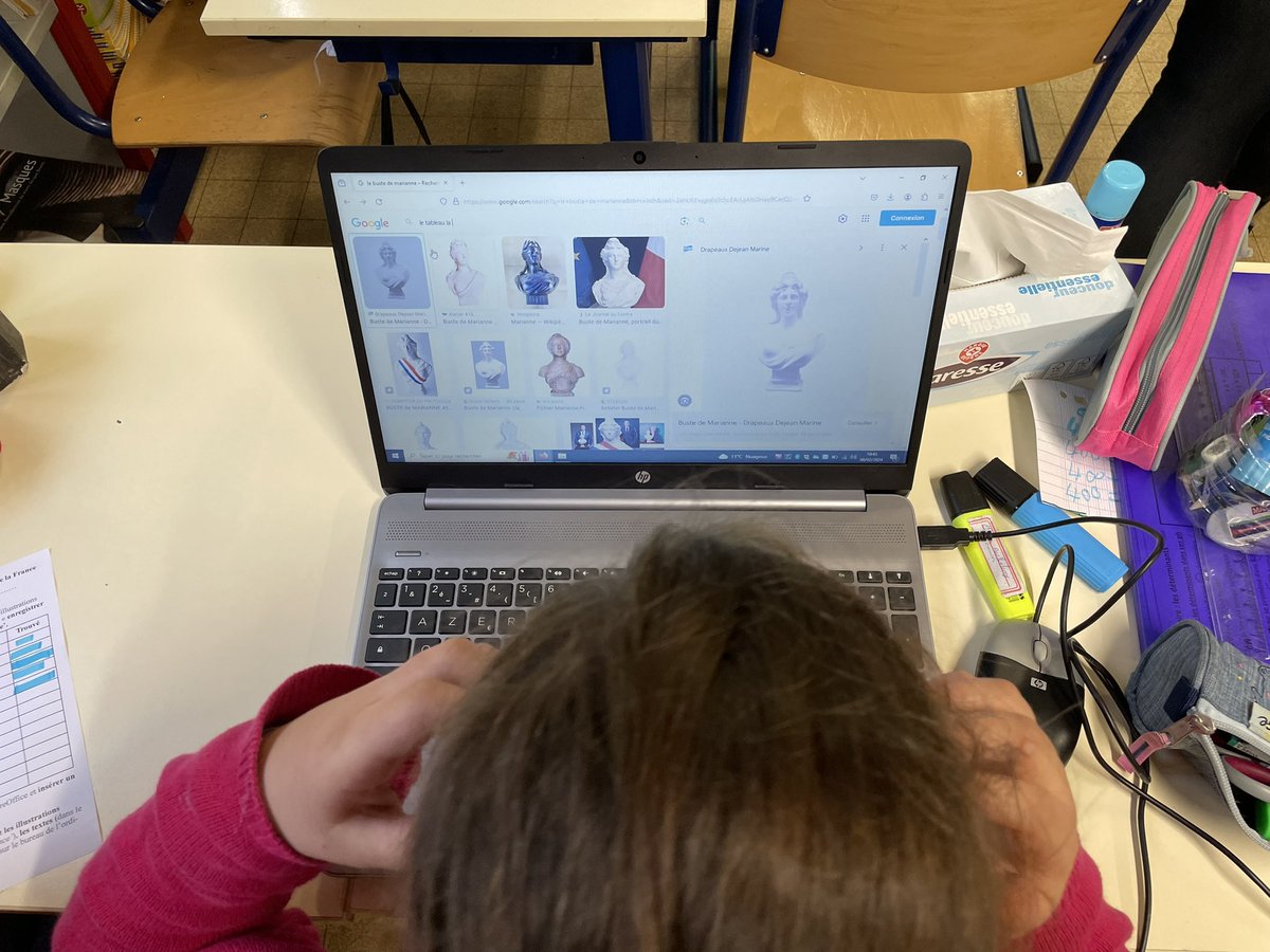 Poursuite du ENIR Tour" à l'école publique de Tourouvre  dans la classe de CE2/CM1. Recherche documentaire sur les symboles de la République (association titre, texte avec recherche d'images libres de droit). <a href="/dsden61/">DSDEN61</a> <a href="/DraneNormandie/">DRANE Normandie</a> <a href="/ac_normandie/">Académie de Normandie</a>