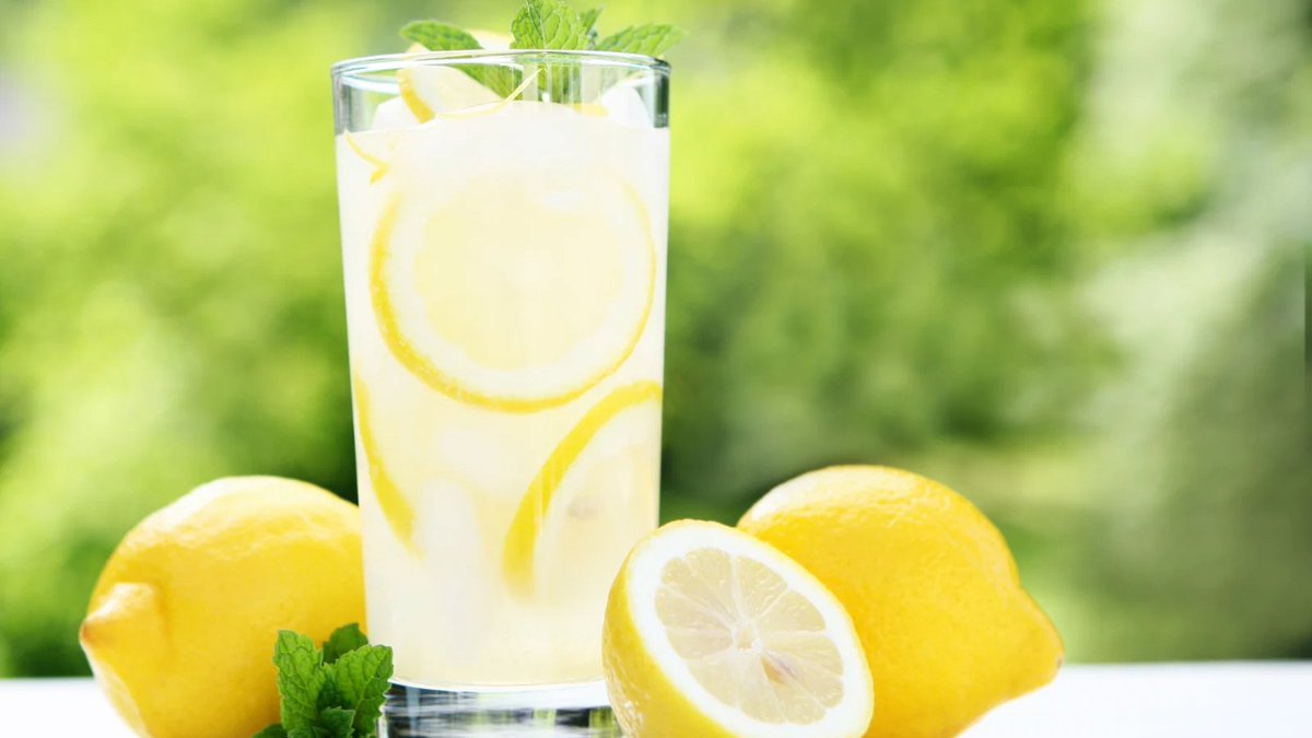 22. 💦 Day 22: Hydration Station.
Stay refreshed the Mediterranean way! Water, herbal teas, and a splash of lemon - a hydration station for a healthier you. 🍋
#30DayChallenge #MediterraneanDiet #healthylifestyle #mdrproject