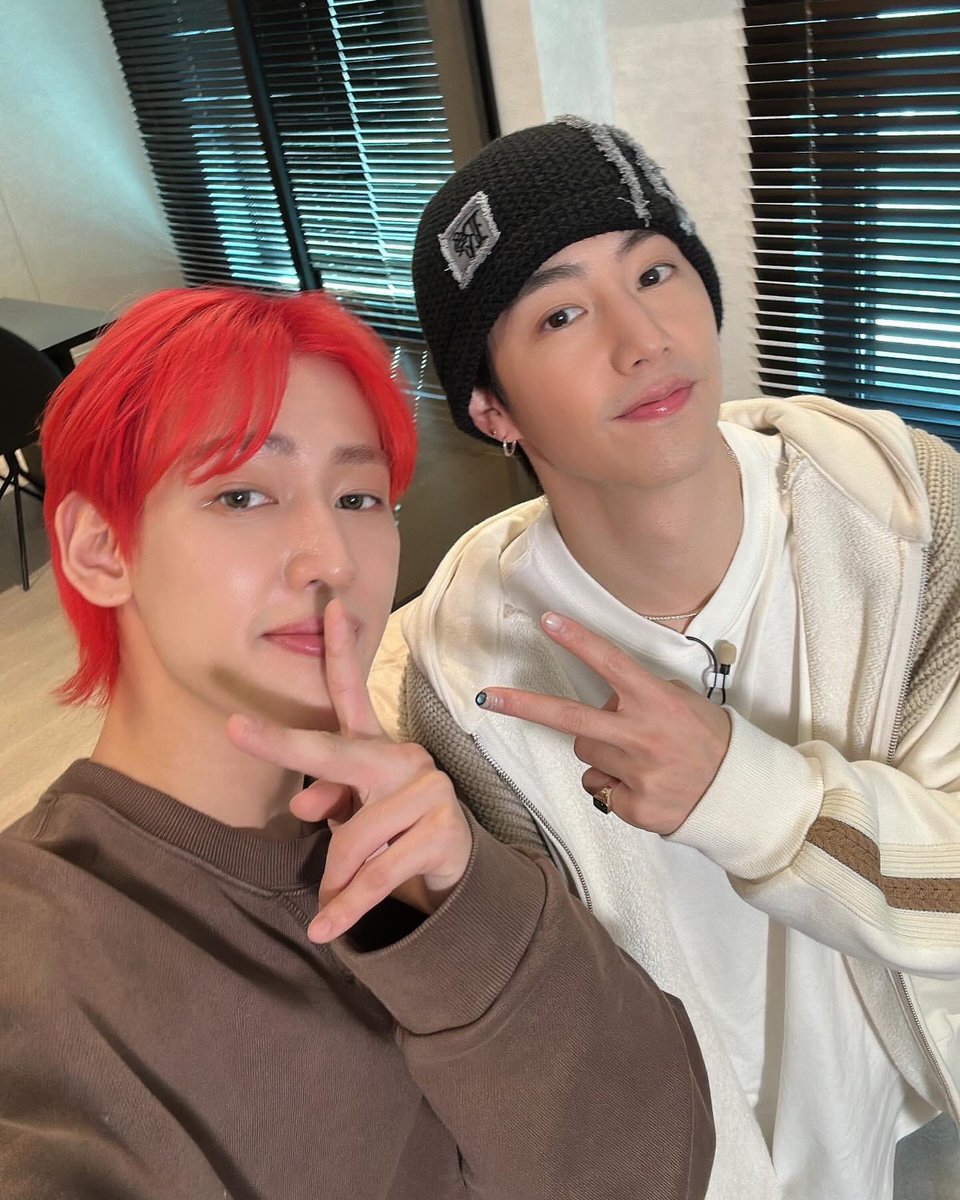withyoumarktuan's tweet photo. 240208 Bam House (뱀집) shares photos of Mark

“#🐍🏠

MTBB’s looks which are at its peak all 365 days
(It’s your life’s loss if you don’t watch it)

Feb 9th (Fri), 7PM ✍️🐍”

#BamHouse 
#MarkTuan #���宜恩 #마크 
@marktuan @DNAmngmnt 
@Bambam1A #BAMBAM #뱀뱀
#GOT7 #갓세븐 @GOT7 https://t.co/wH6CI96rvb