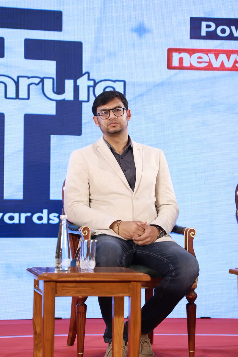 NetworkItv's tweet photo. 'सुश्रुत अवार्ड्स' कार्यक्रम में 'जन औषधि, जन-जन की औषधि' सेशन में जन औषधि स्टोर के मालिक और लाभार्थियों ने जन औषधि से होने वाले लाभों के बारे में बताया l
@medicallyspkng @PMOIndia @MoHFW_INDIA
#healthcare #Health
#SushrutaAwards #MedicallySpeaking #HealthyIndia #indianewsconclave