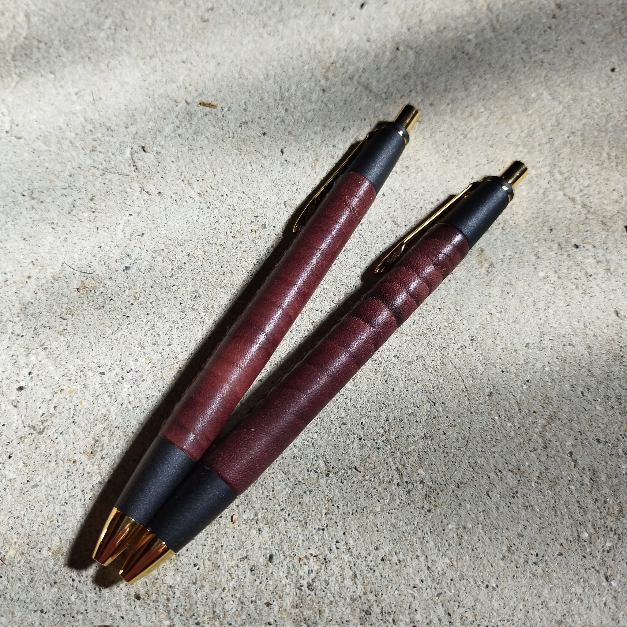 新品】シックザールクロコダイルレッド革軸シャープペンシル0.5mm