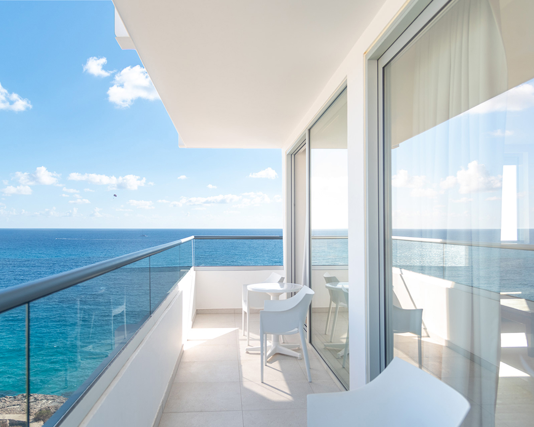 The Mediterranean Suite balconies at Grecian Sands offer a front-row seat to the symphony of the Mediterranean 💙

Experience it for yourself this summer with a stay at Grecian Sands.

bit.ly/3uHfjWd

#GrecianSands #GrecianHotels #Cyprus #Vacation