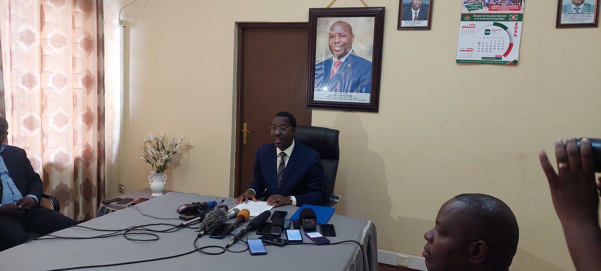 MENRS4's tweet photo. L'Université du Burundi et l'Ecole Normale Supérieure vient d'accueillir 9090 étudiants de deux promotions (2022 et 2023) dont 1356 étudiants à l'ENS et 7733 étudiants à l'Université du https://t.co/P41ba0CY0uécisions données par le Ministre de l'Education ce jeudi 8 février024 . https://t.co/OzcWUErxPM